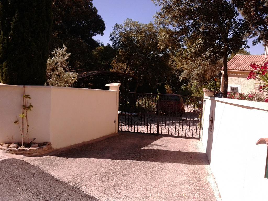 Апартаменти Les Florides Л'Іль-сюр-ла-Сорг Екстер'єр фото